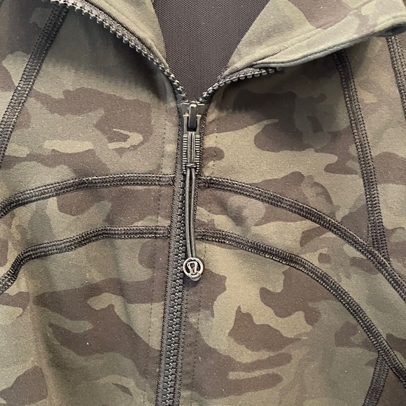 Lululemon camouflage Define Jacket - Picture 3 of 5